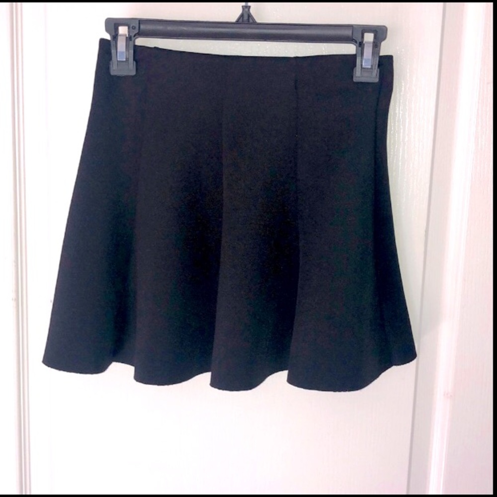 Basic black mini skirt from Zara